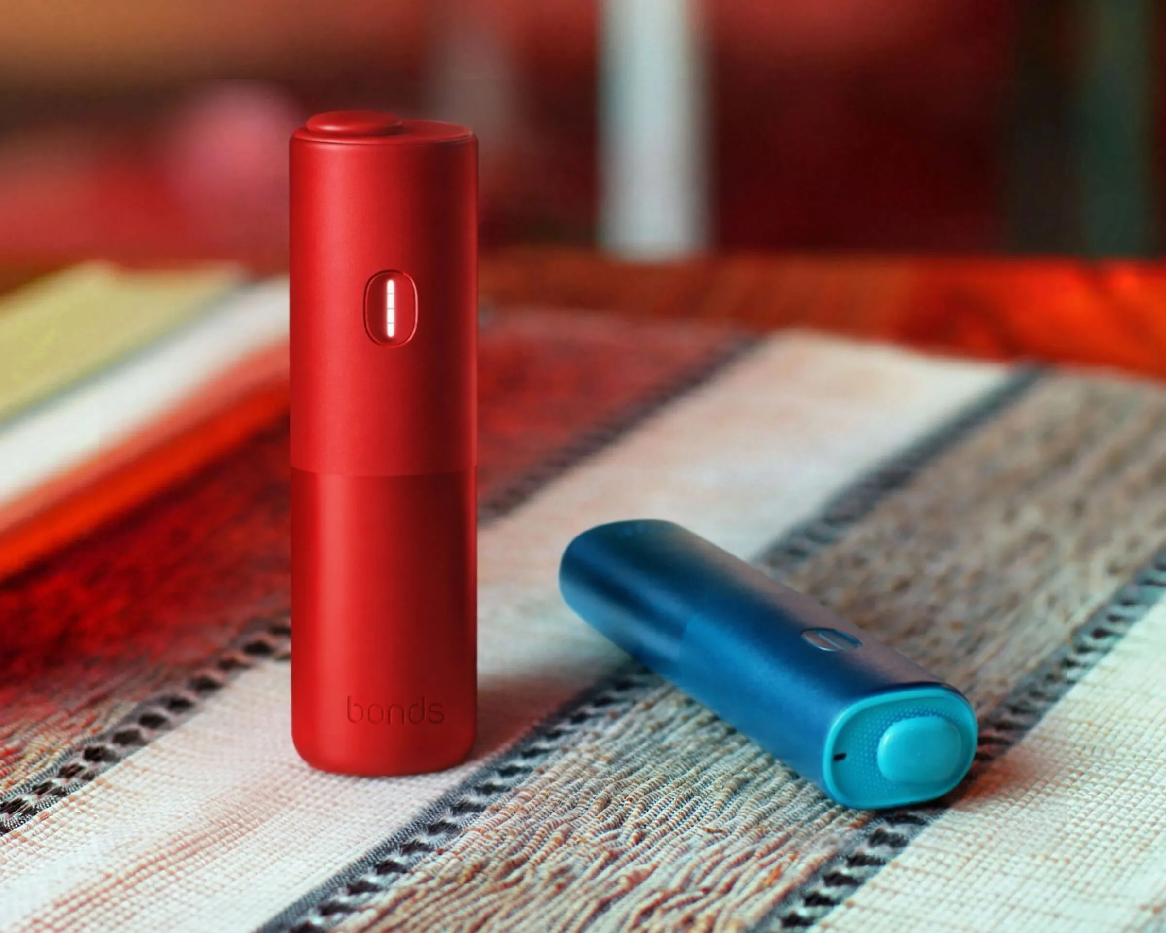 BONDS by IQOS: nové zařízení za 390 Kč, které není konkurencí IQOS, ale doplňuje nabídku